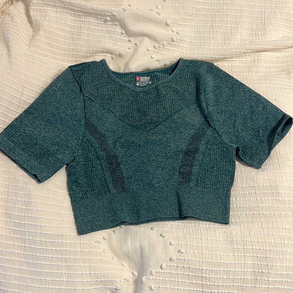 Cropped heather green stretchy workout top